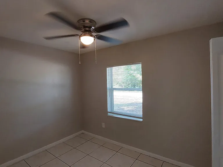 722 W Cleveland Ln — Photo 16