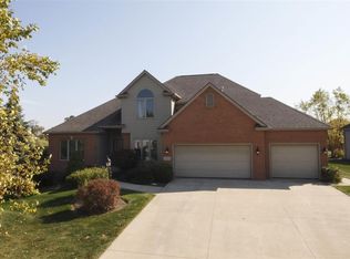 13931 Raynham Rd, Fort Wayne, IN 46814