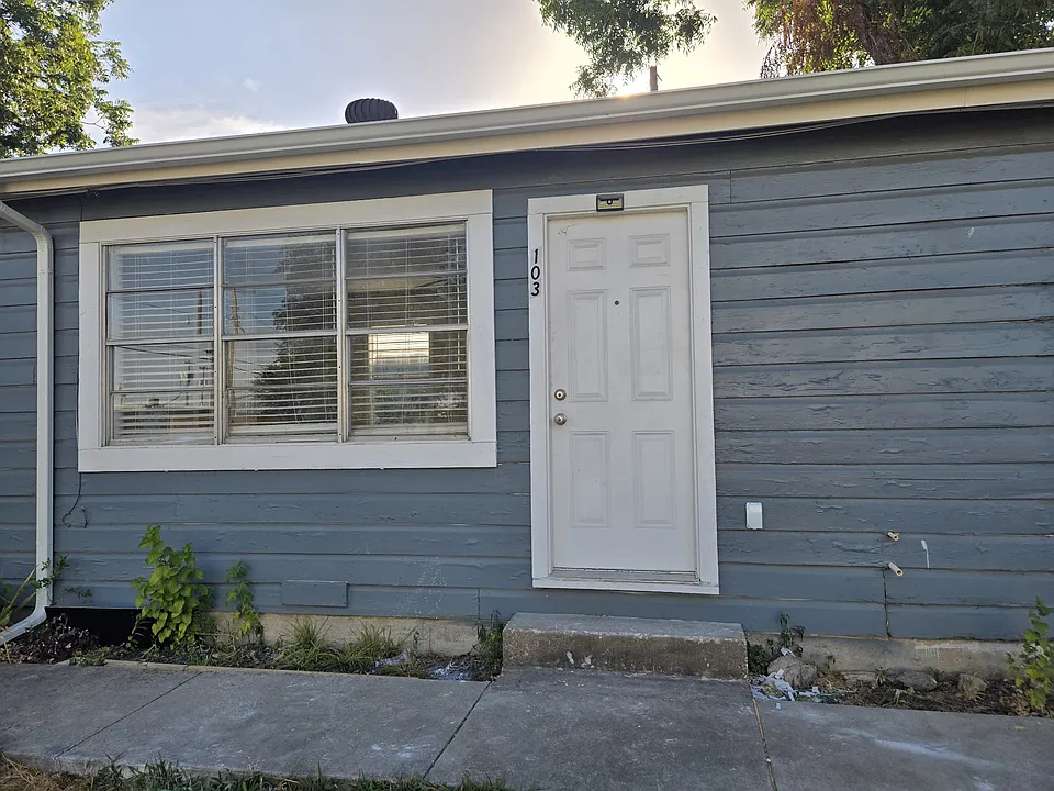 118 W Sears St #103