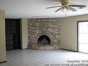 3rd image of 1047 Bluebonnet Ln