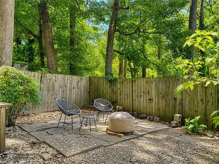 2494 Baker Rd NW — Photo 11