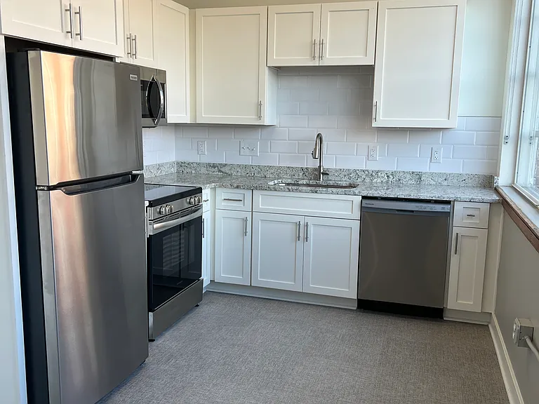 Pulaski Lofts — Photo 121