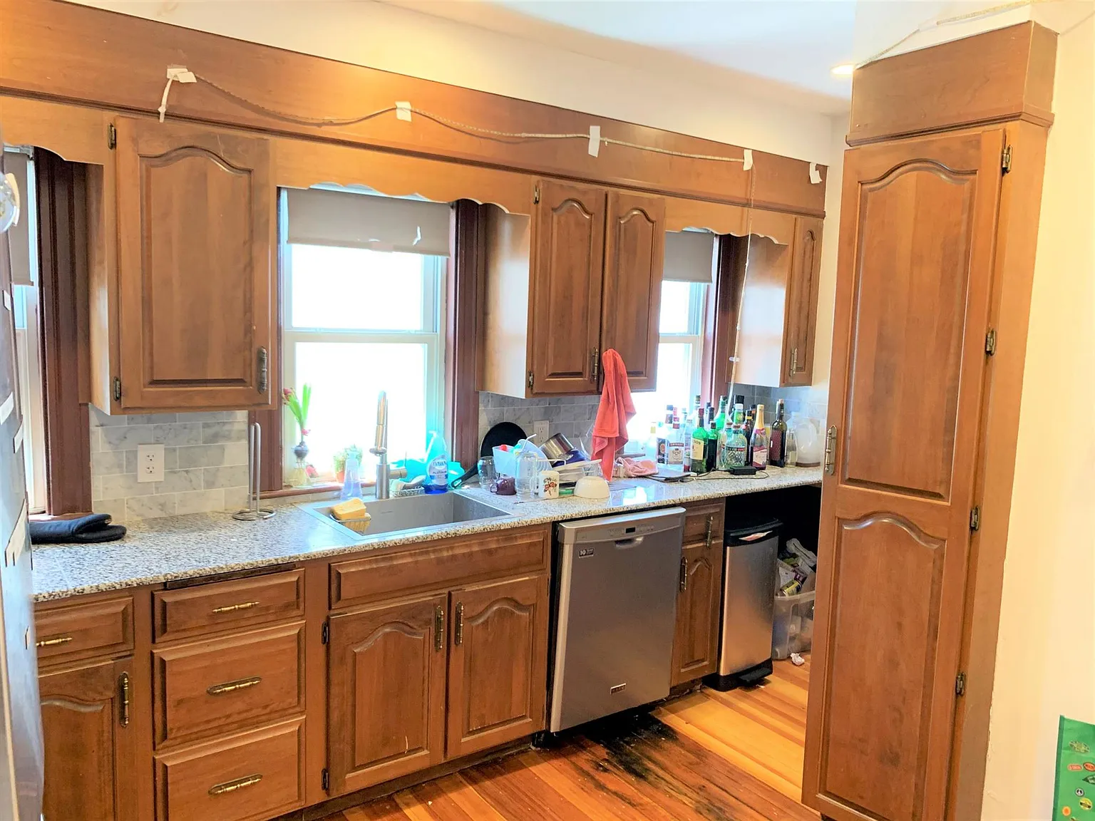 5 bed, 1300 sqft, $6,375 — Photo 1