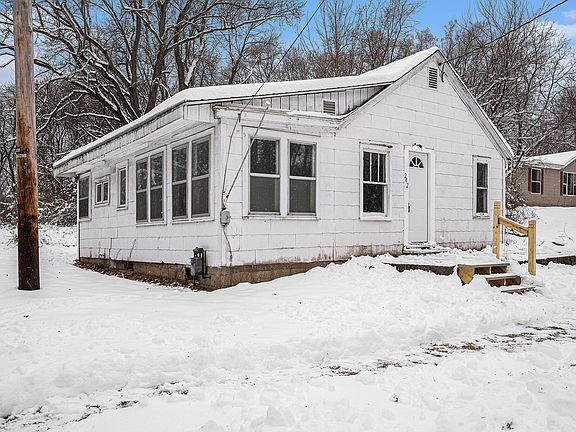 2nd image of 242 Higgins St