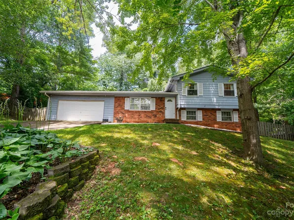 8 Botany View Ct, Asheville, NC 28805