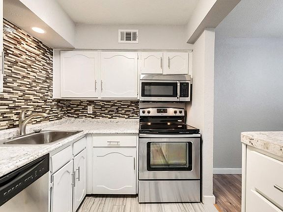2nd image of 4114 Avondale Ave APT 4