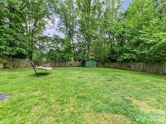 5th image of 119 Cliffwood Cir