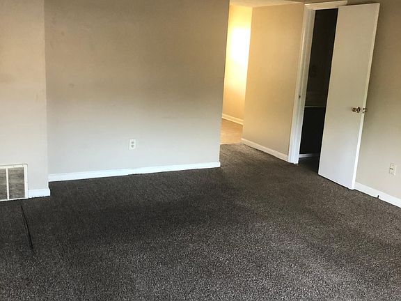 2nd image of 952 Bryant Way APT B