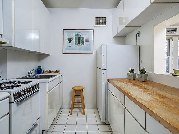 490 Bleeker Ave #3D Mamaroneck, NY (17 of 24).jpg