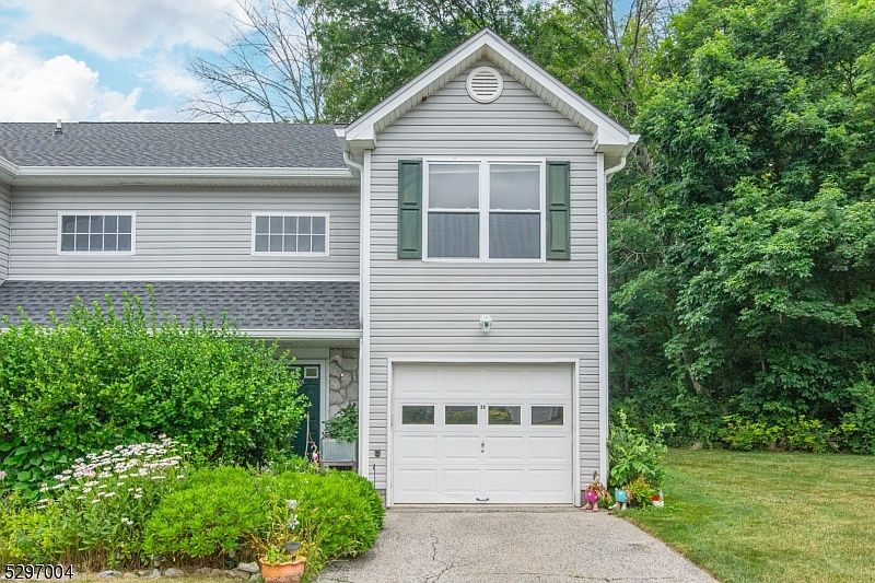 1st image of 26 Druid Ln