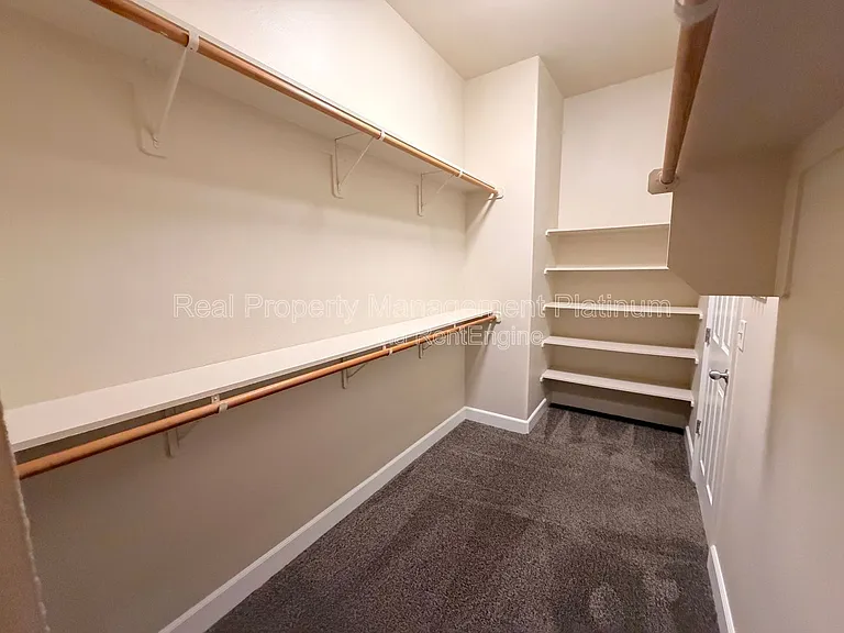 5801 W Chennault Ave — Photo 6