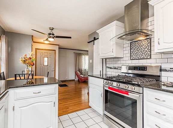 4th image of 1008 Glendale St
