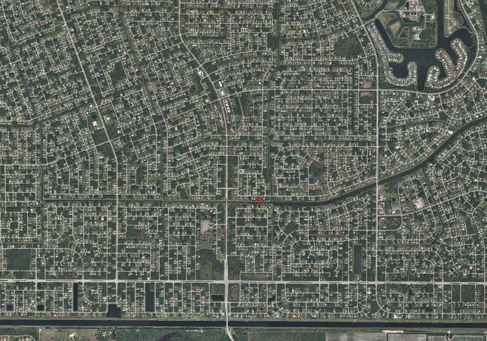 2nd image of 634 SW Jeanne Ave