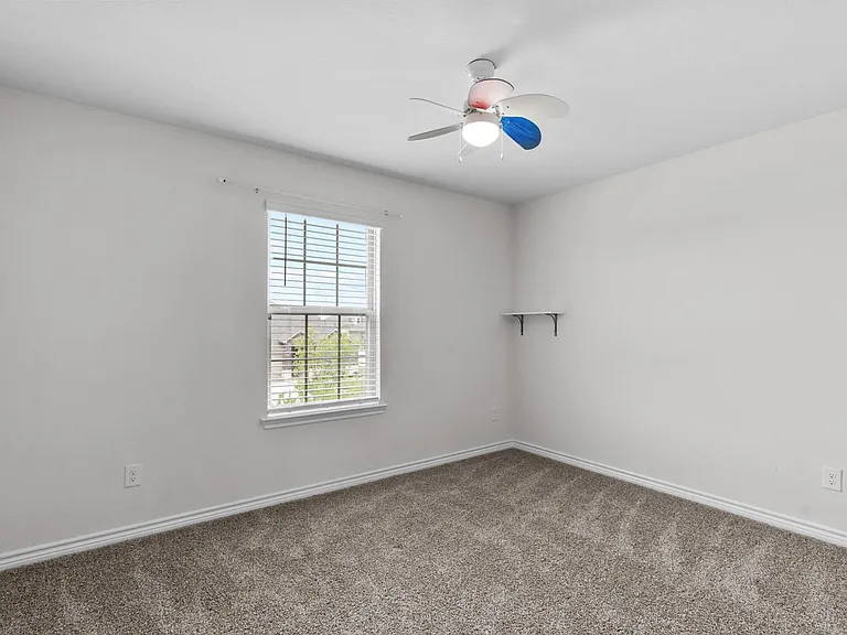606 Rawhide Way — Photo 18