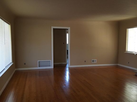 4th image of 239 Delia St