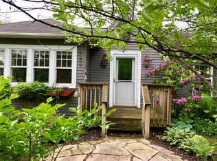 240 Lakeside Dr NE, Grand Rapids, MI 49503