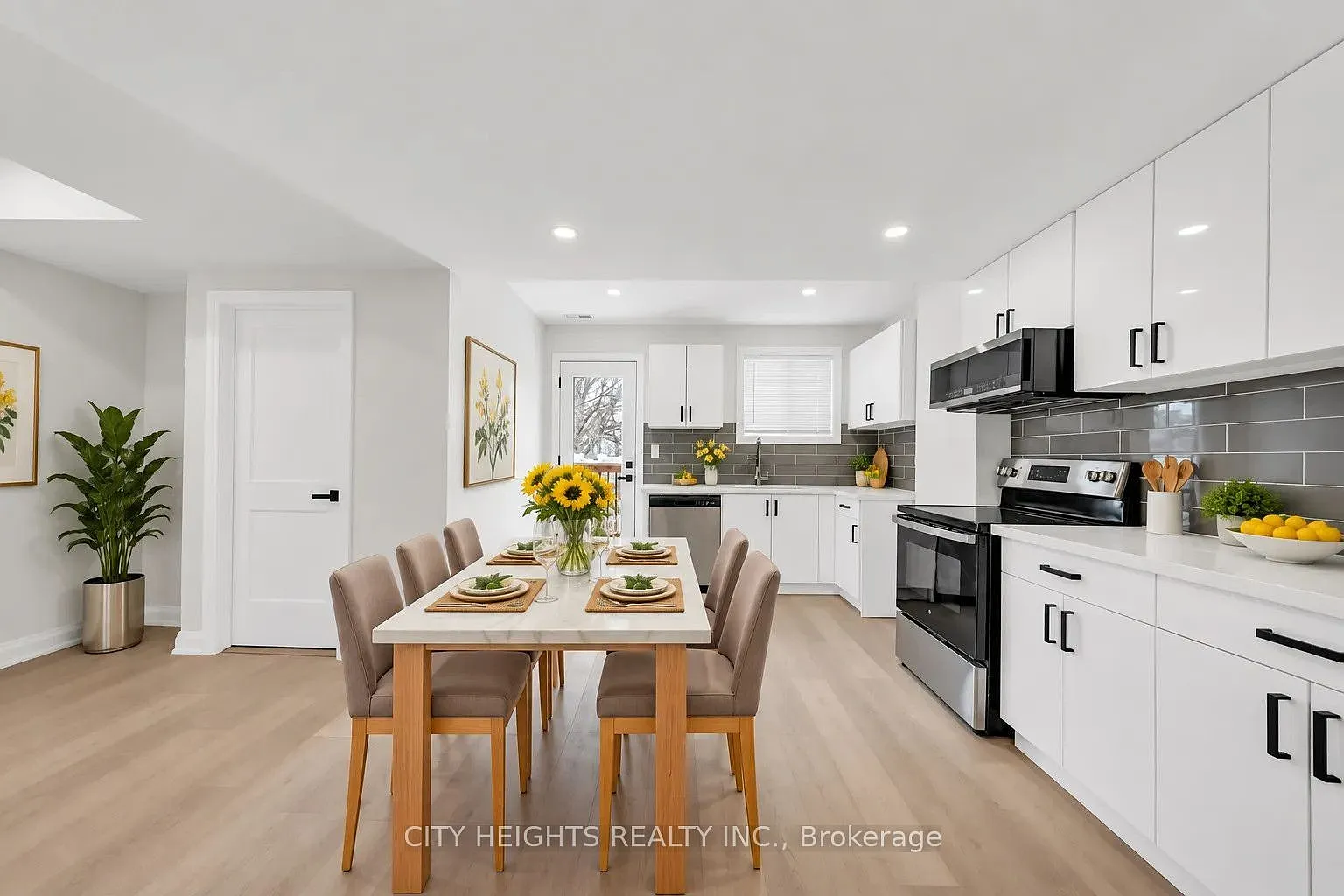 124 Church St — Photo 2