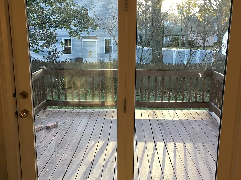 211 Hunyadi Ave — Photo 6