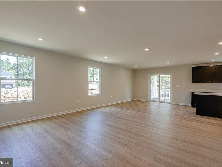 18045 South Village Dr — Photo 6