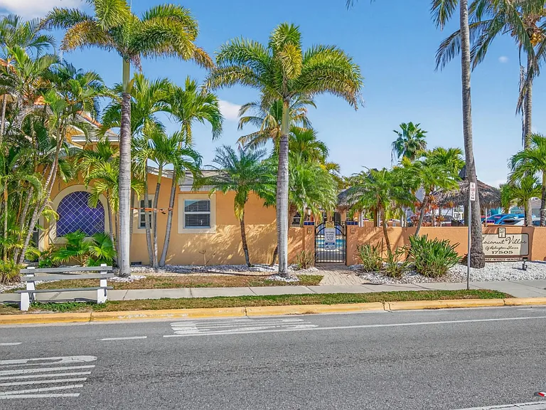 17505 Gulf Blvd #ID1596437P — Photo 30