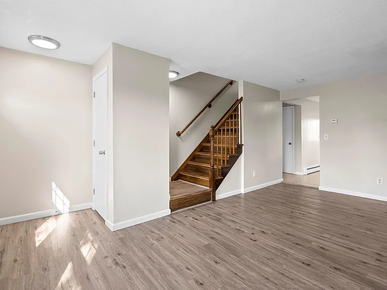 11 Fern St #B — Photo 12