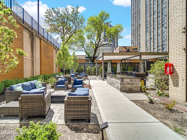 3950 N Lake Shore Dr #1516 — Photo 21