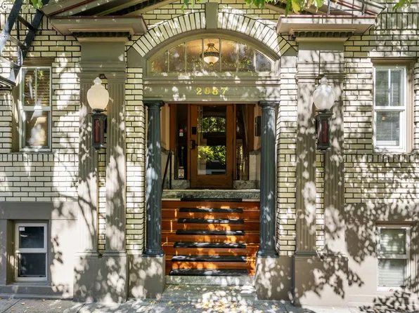 2087 NW Overton St Unit 204, Portland, OR 97209