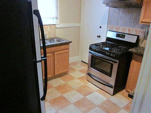 5th image of 1335 Bay St APT 3