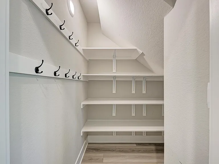 7203 Travertine Spring Dr — Photo 22