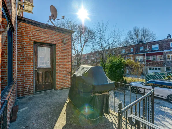 67-54 Groton Street image 25 of 26