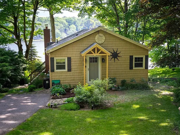 63 Lakeside Dr — Photo 1