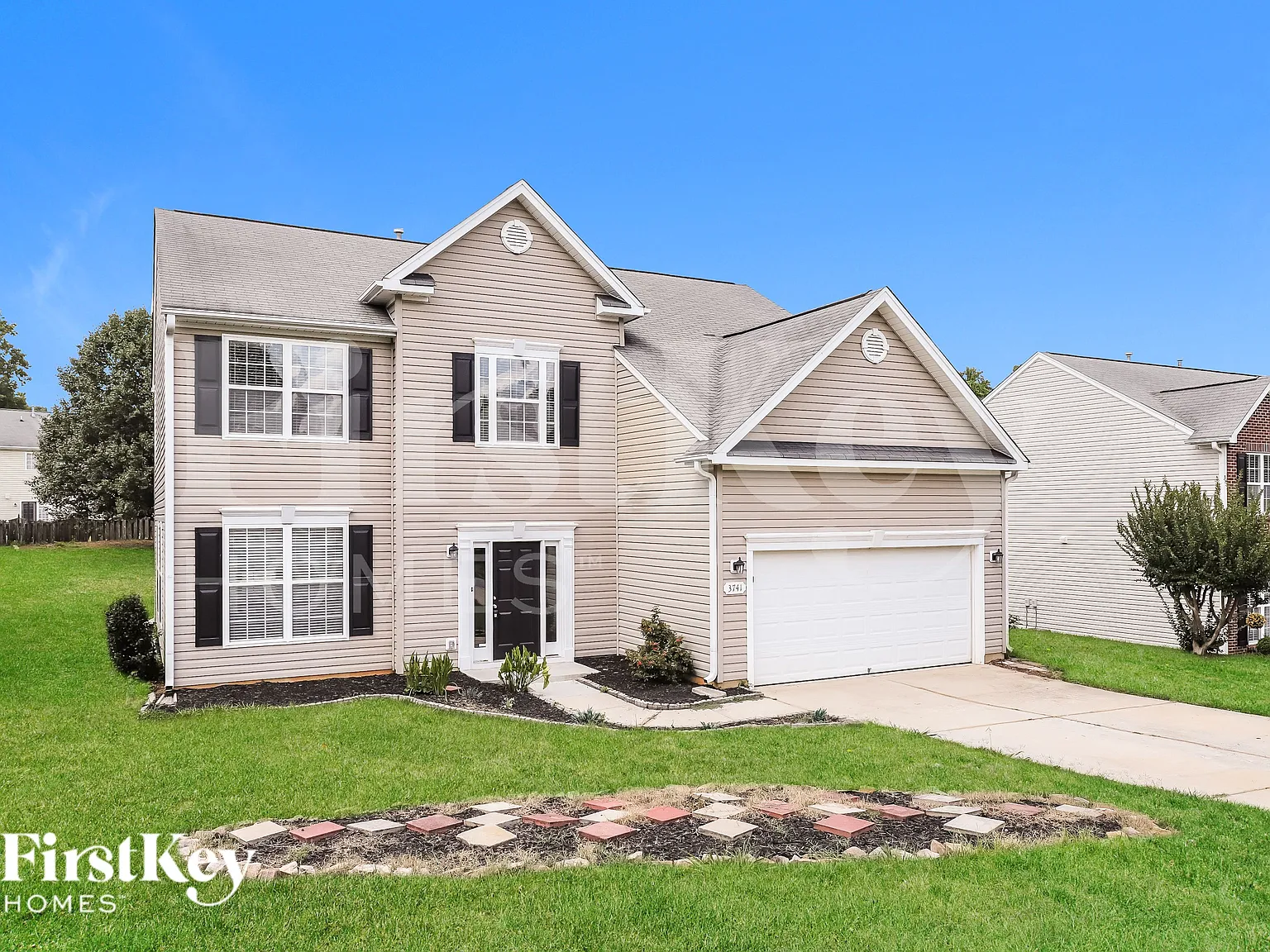 3 bed, 2.5 bath, 2667 sqft, $2,195 — Photo 2