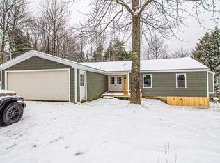 5 Rose Rdg, Jay, ME 04239