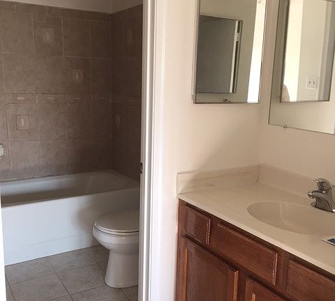 4th image of 8 Russell Ave Unit 410