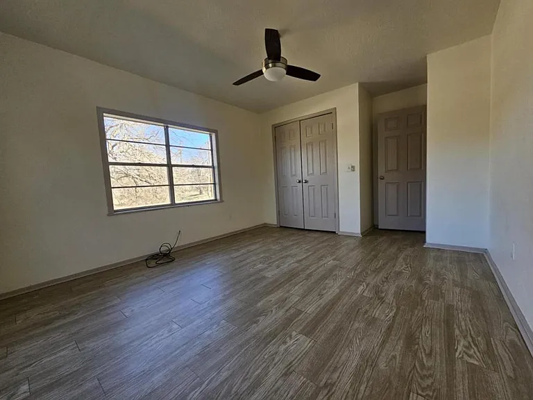 517 E Vinita Ave — Photo 10
