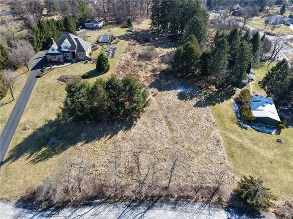 4990 Lakewood Rd, Gibsonia, PA 15044