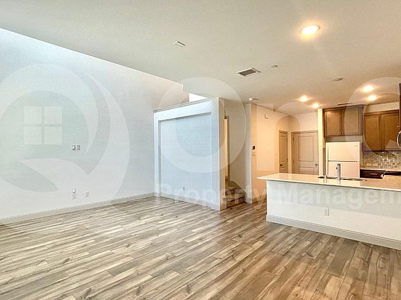 3rd image of 4304 Oliver Dr