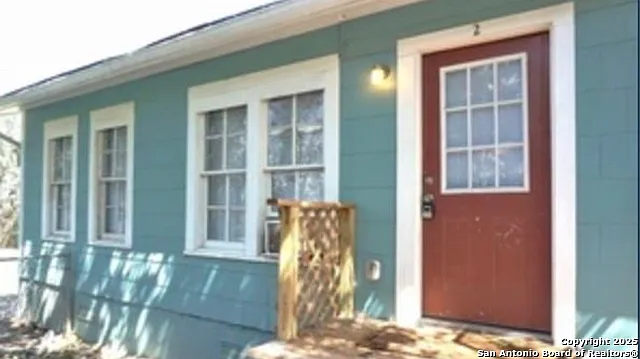 2 bed, 1.0 bath, 1092 sqft, $1,200 — Photo 1