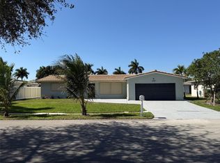 2070 NW 84th Terrace, Pembroke Pines, FL 33024