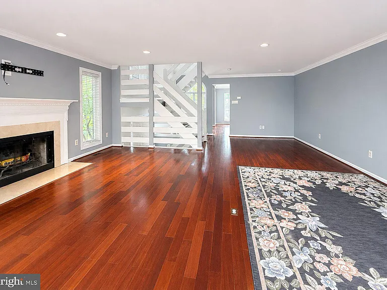 84 Andover Ct — Photo 17