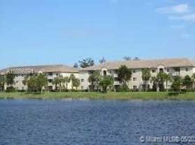 5065 Wiles Rd, Pompano Beach, FL