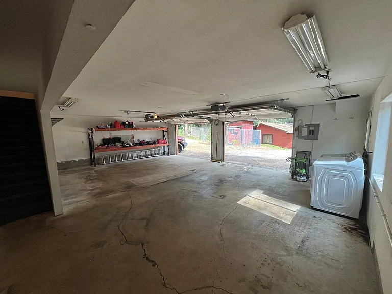 16520 Prospect Pl — Photo 3