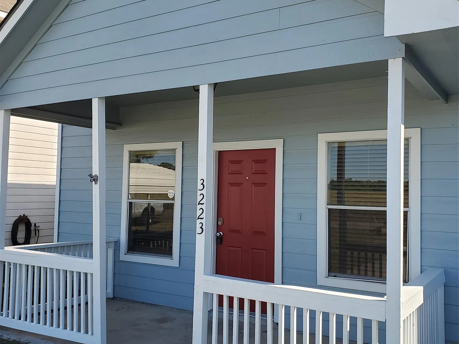 3 bed, 2.0 bath, 1369 sqft, $1,650 — Photo 2