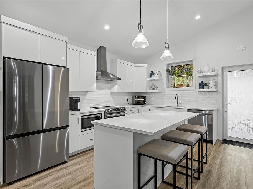 1st image of 3025 Royston Rd #9