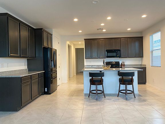 2nd image of 44247 W Palo Aliso Way