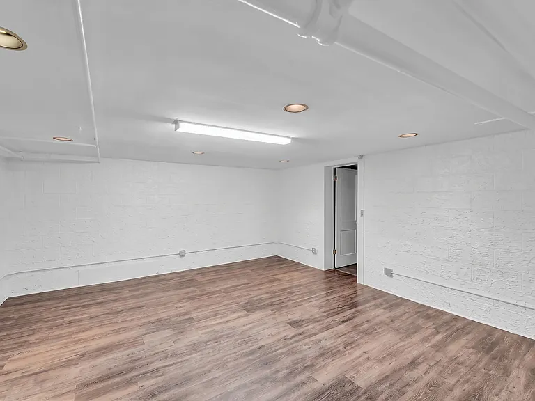155 Paulin Blvd — Photo 30