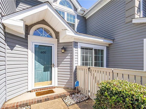 3rd image of 600 Rue Saint La Rogue