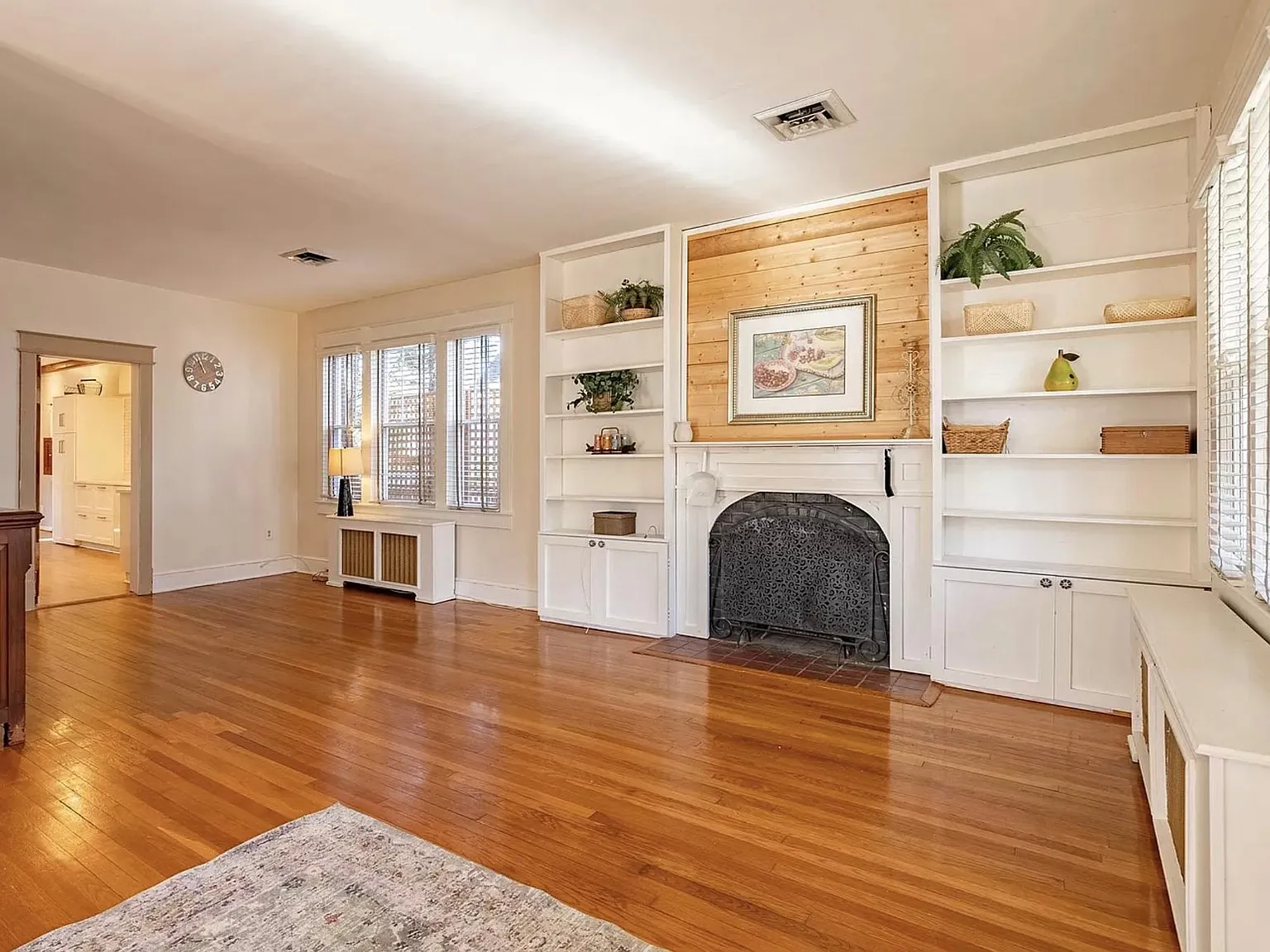6 bed, 3.5 bath, 3500 sqft, $7,000 — Photo 4