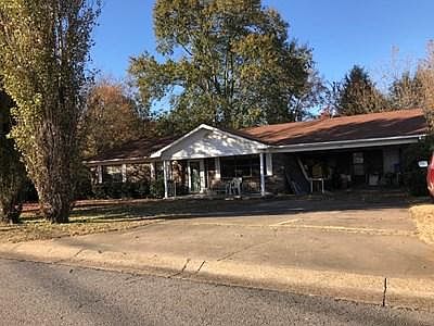 1st image of 4 Sherwood Ln