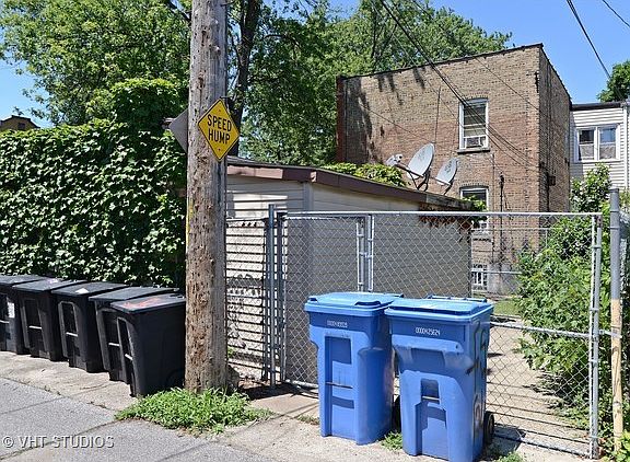 4th image of 3055 N Lockwood Ave